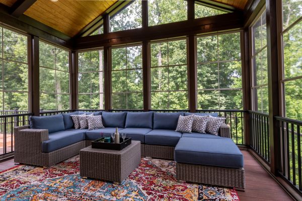 Cost of Enclosed Deck Installation in Long Beach